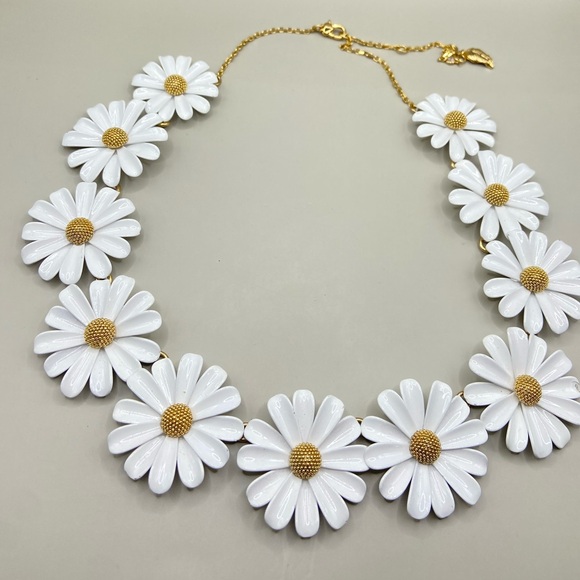 kate spade Jewelry - Kate Spade Into the Bloom White Daisy Necklace